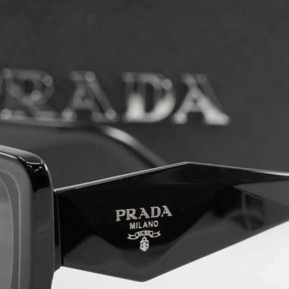 💯 NEW PRADA PR08YS 1AB5S0 BLACK/GREY SUNGLASSES - Picture 8 of 13